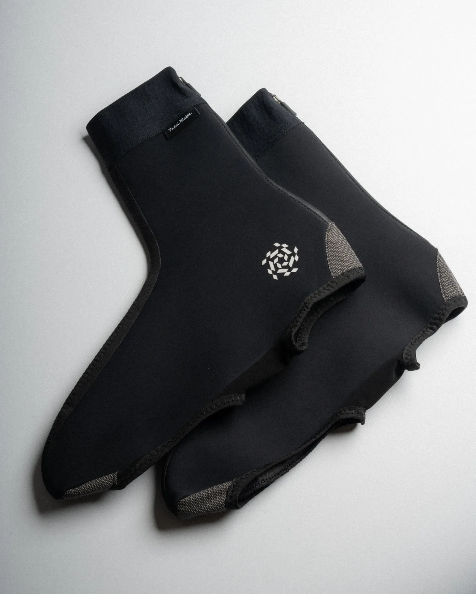 Sub 0 Overshoe Black